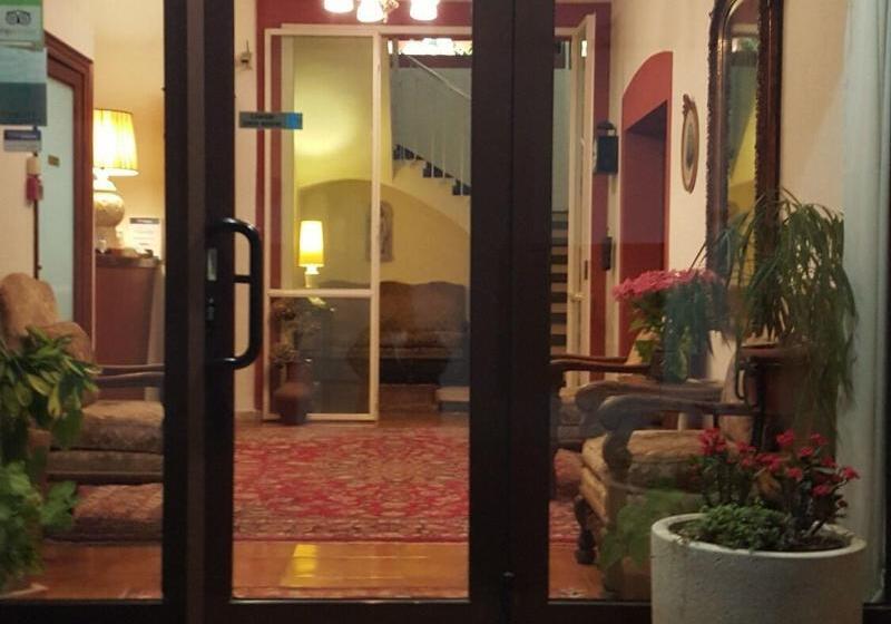 Hostal Residencia Catalina