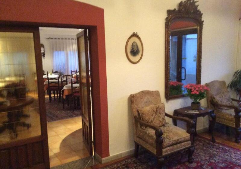 Hostal Residencia Catalina