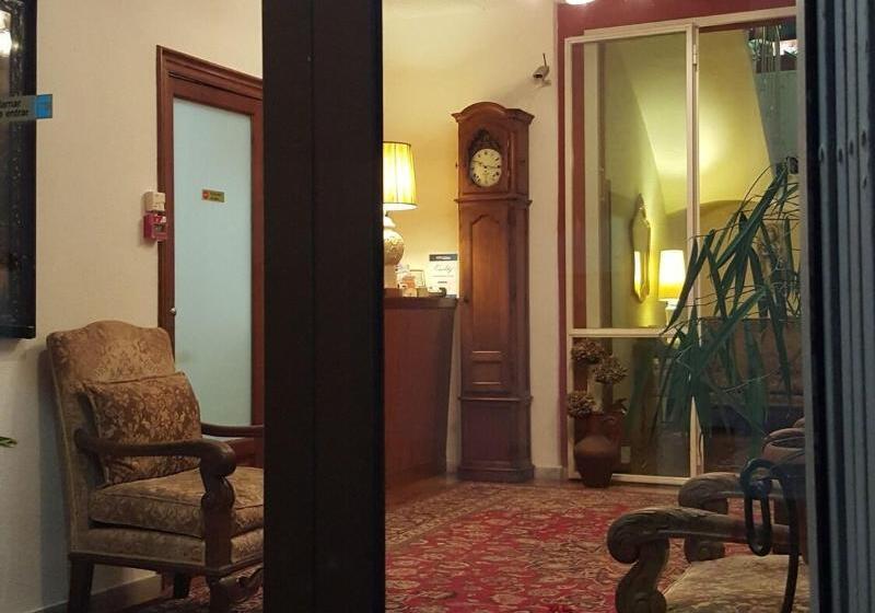 Hostal Residencia Catalina