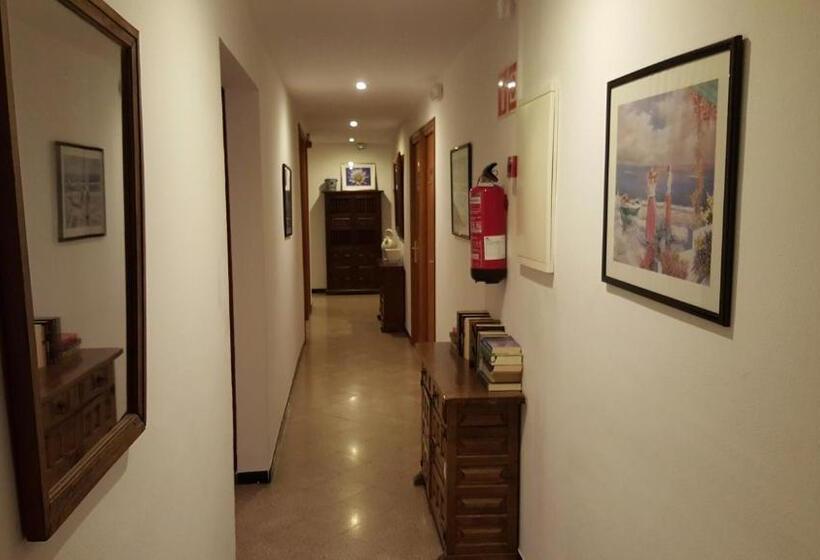 Hostal Residencia Catalina