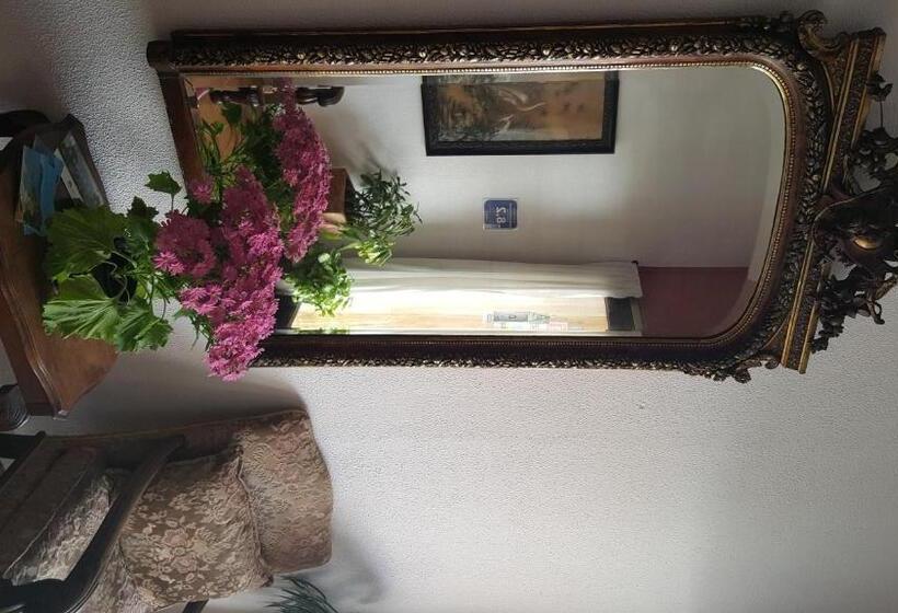 Hostal Residencia Catalina