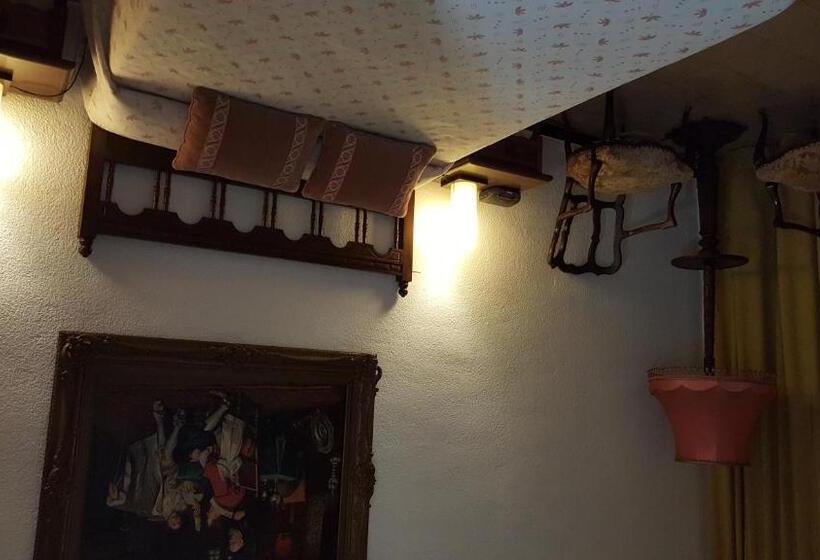 Hostal Residencia Catalina