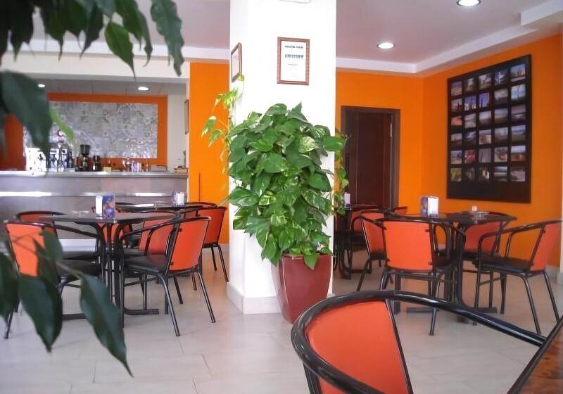 Hostal Villa