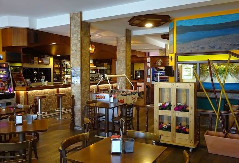 هتل A Marisqueira I Aeropuerto A Coruña