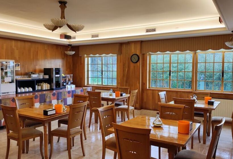 هتل A Marisqueira I Aeropuerto A Coruña