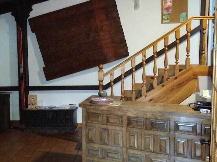 هتل Albergue La Cabaña   Hostel