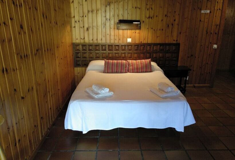 هتل Albergue La Cabaña   Hostel