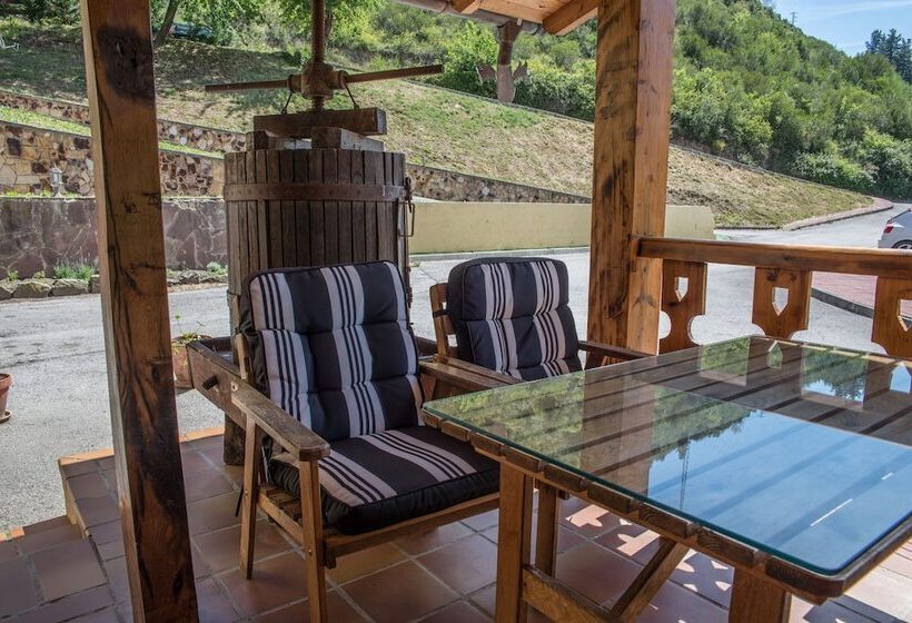 هتل Albergue La Cabaña   Hostel