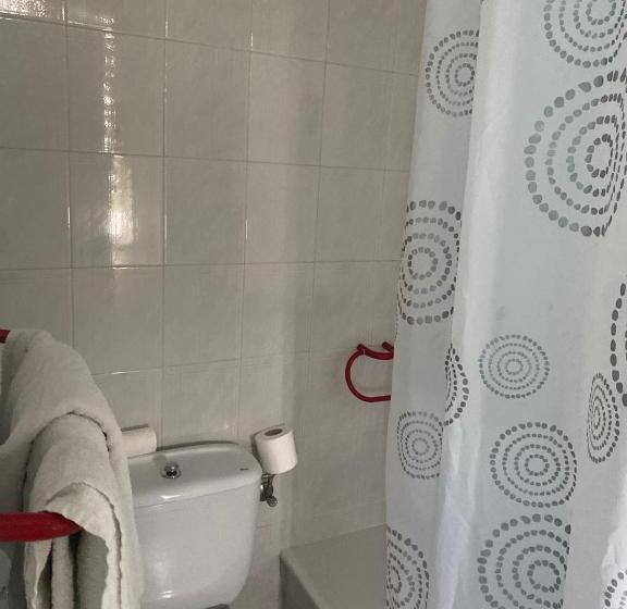 هتل Albergue Pensión Flavia