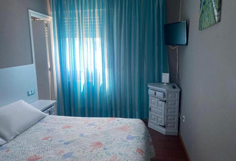 هتل Albergue Pensión Flavia