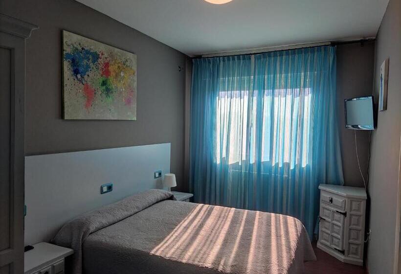 هتل Albergue Pensión Flavia