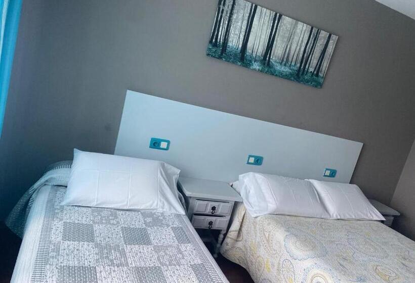 هتل Albergue Pensión Flavia