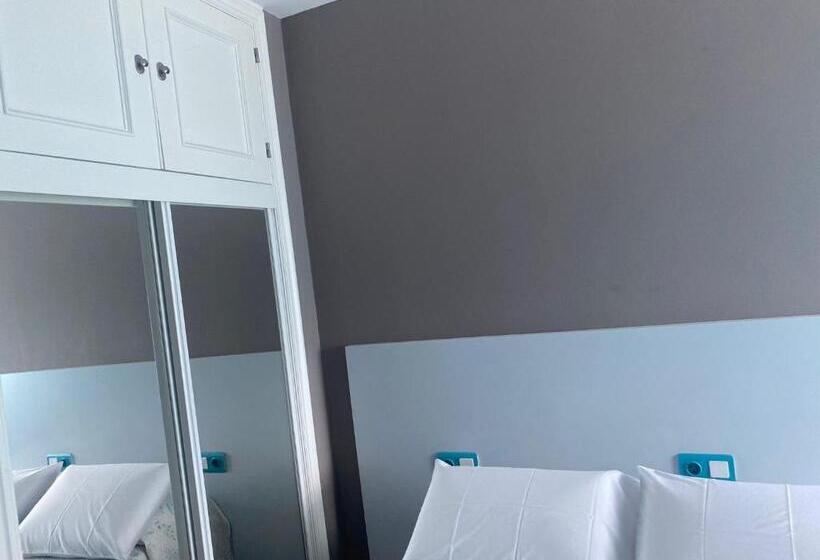 هتل Albergue Pensión Flavia