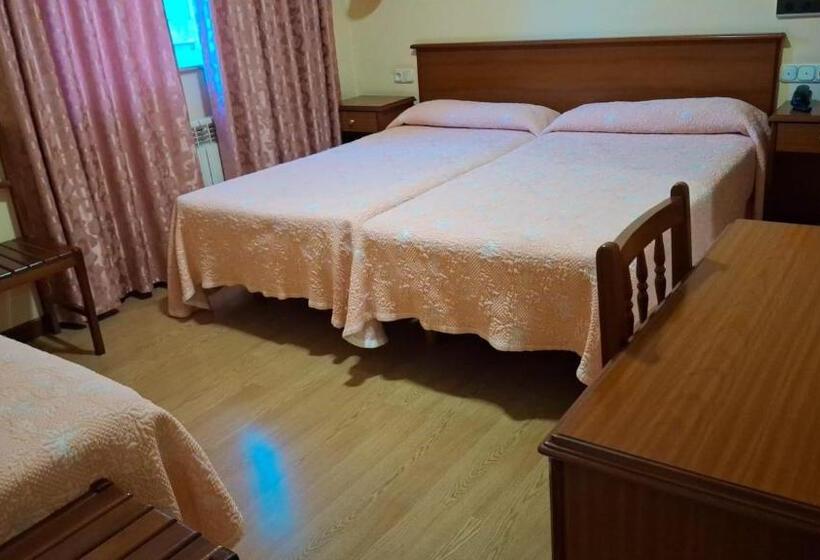 فندق Capital De Galicia