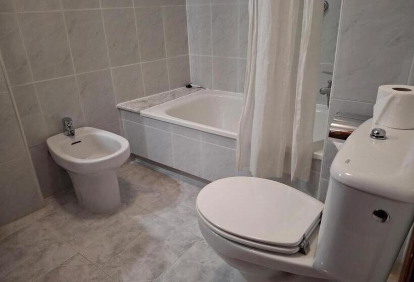 فندق Capital De Galicia