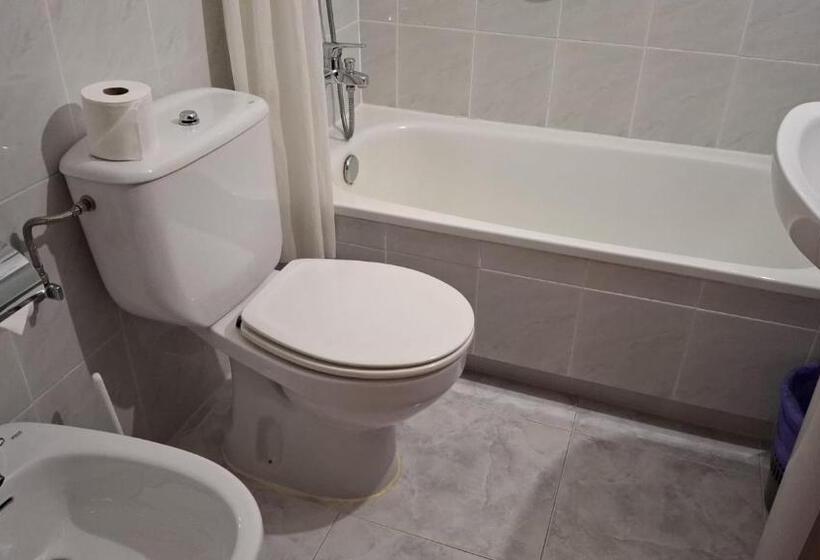 فندق Capital De Galicia