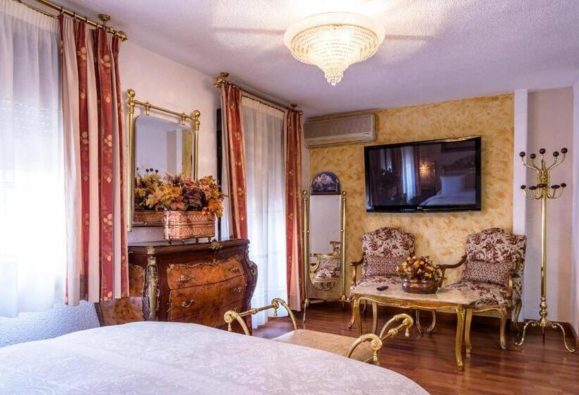 هتل Casa De Reyes