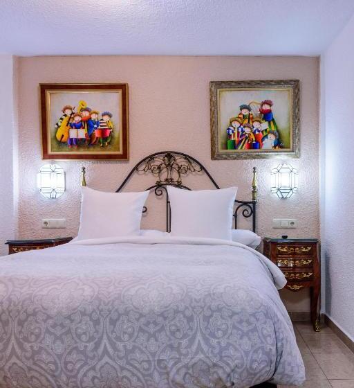 هتل Casa De Reyes