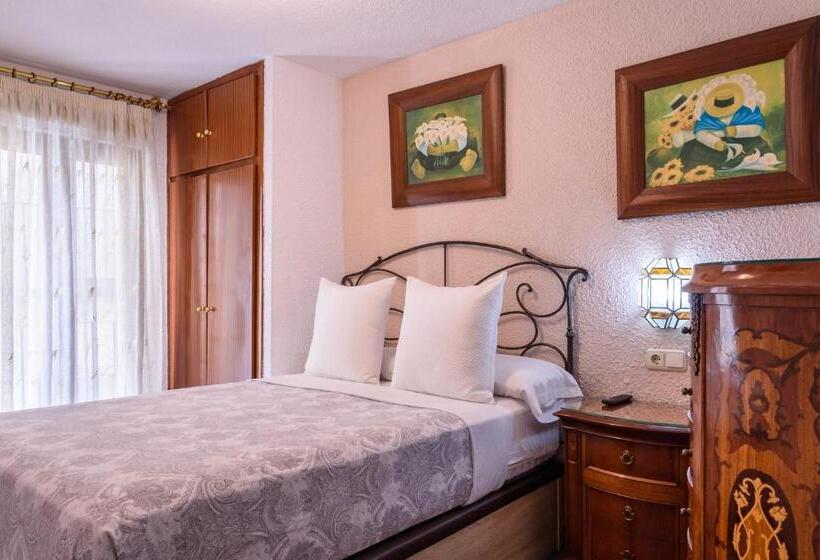 هتل Casa De Reyes