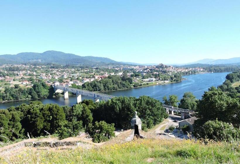 هتل Cruceiro Do Monte