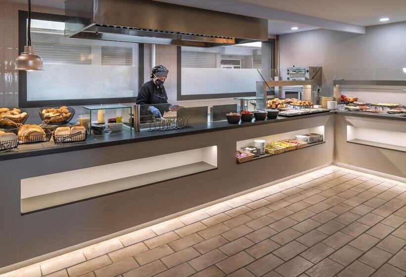 هتل Ght Miratge   Only Adults 18 And Up