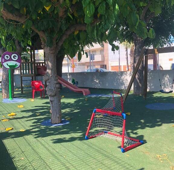 Отель Habitaciones Camping Ferrer