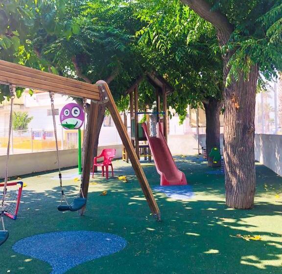 Отель Habitaciones Camping Ferrer