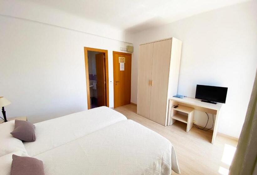 Отель Habitaciones Camping Ferrer