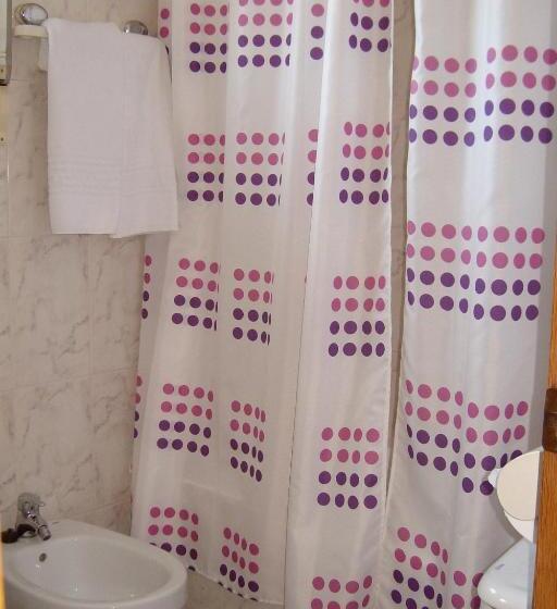 هتل Hospedaje Argoños