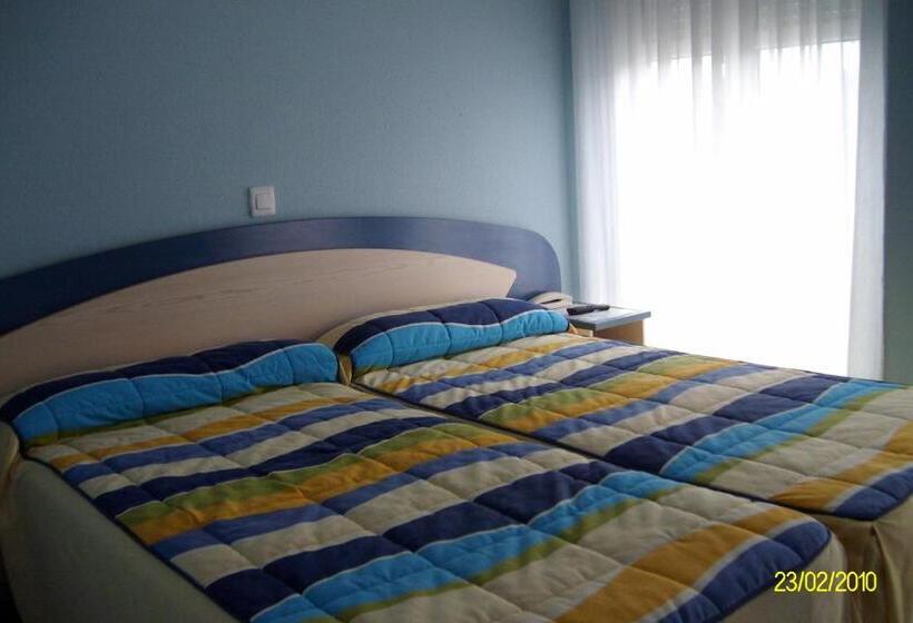 هتل Hospedaje Argoños