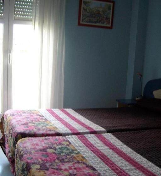 هتل Hospedaje Argoños