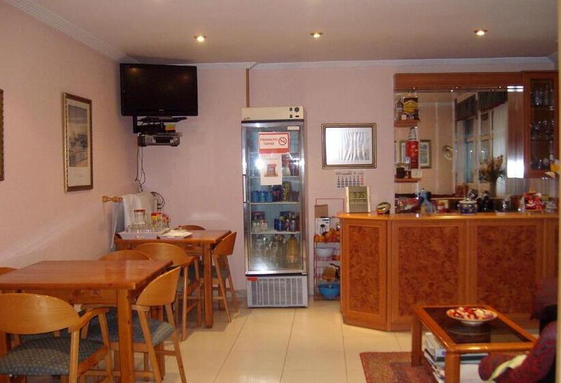 هتل Hospedaje Argoños