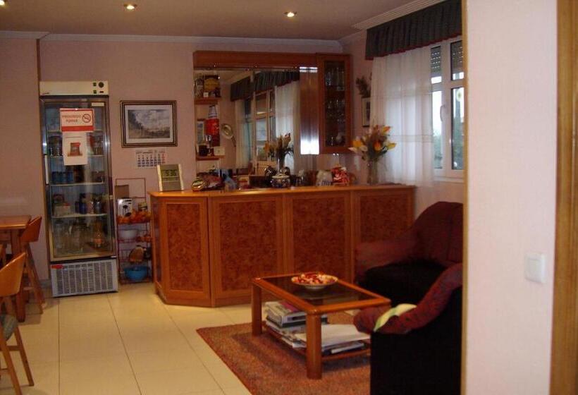 هتل Hospedaje Argoños