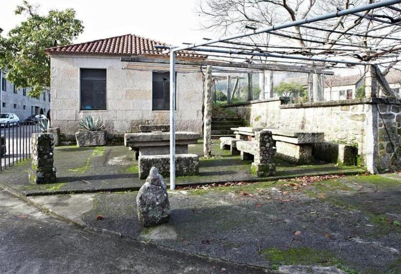 هتل Hospederia Monasterio De Poio