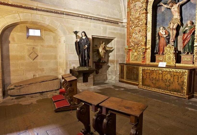 هتل Hospederia Monasterio De Poio