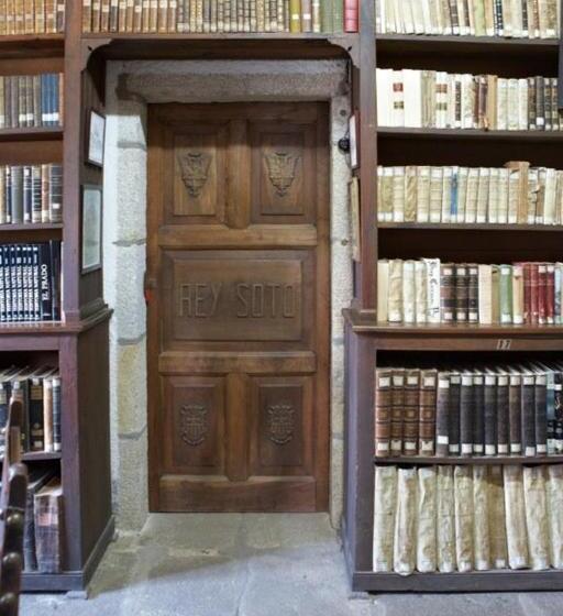 هتل Hospederia Monasterio De Poio