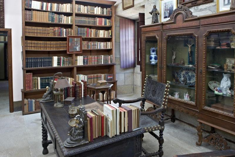 هتل Hospederia Monasterio De Poio