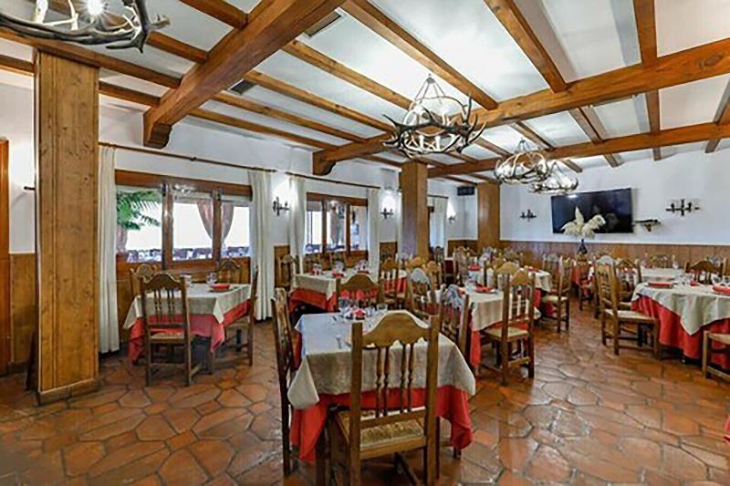 ホテル Hostal Alfonso Xi