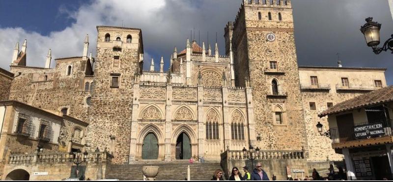 ホテル Hostal Alfonso Xi