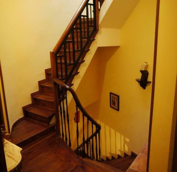 هتل Hostal Casais