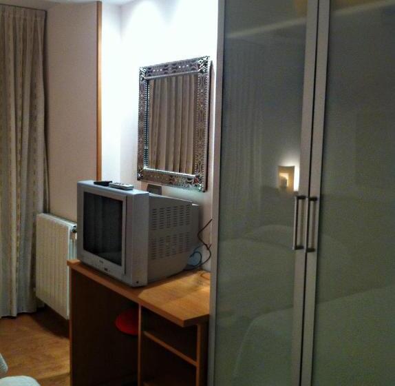 فندق Hostal Del Carmen