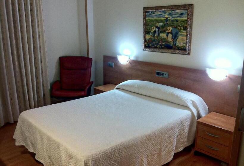 فندق Hostal Del Carmen