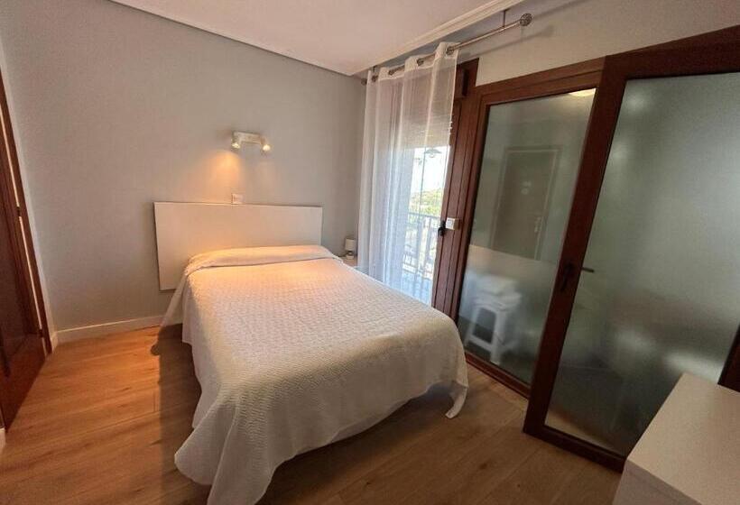 هتل Hostal El Carro