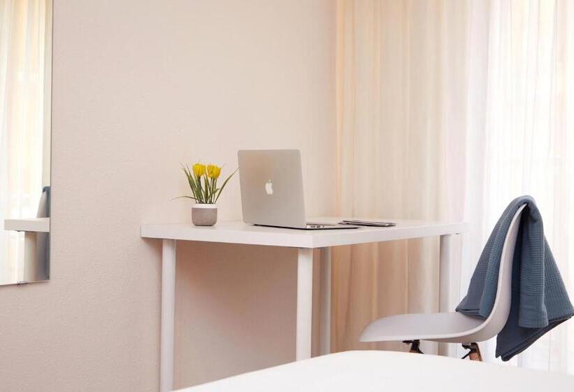 Отель Hostal Garamar