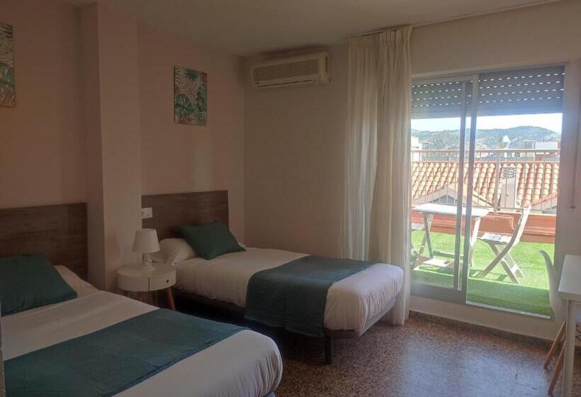 Отель Hostal Garamar