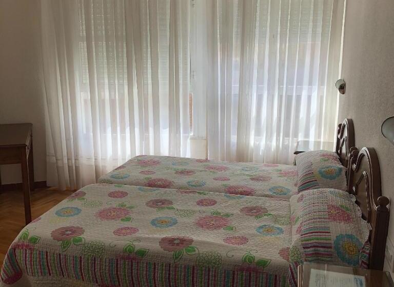 ホテル Hostal Hispano