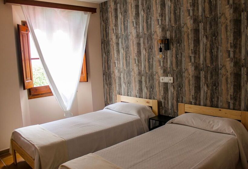 ホテル Hostal Horta Rosell