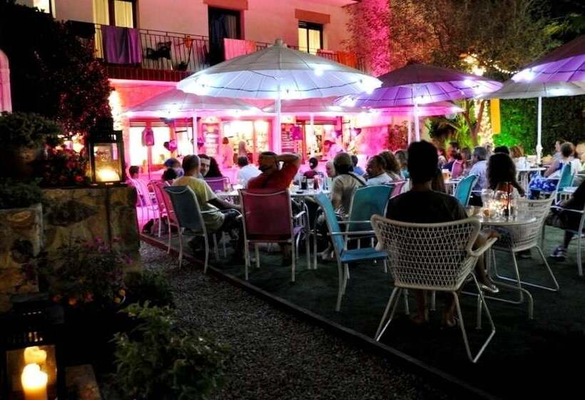 ホテル Hostal Horta Rosell