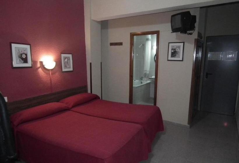 فندق Hostal La Muralla