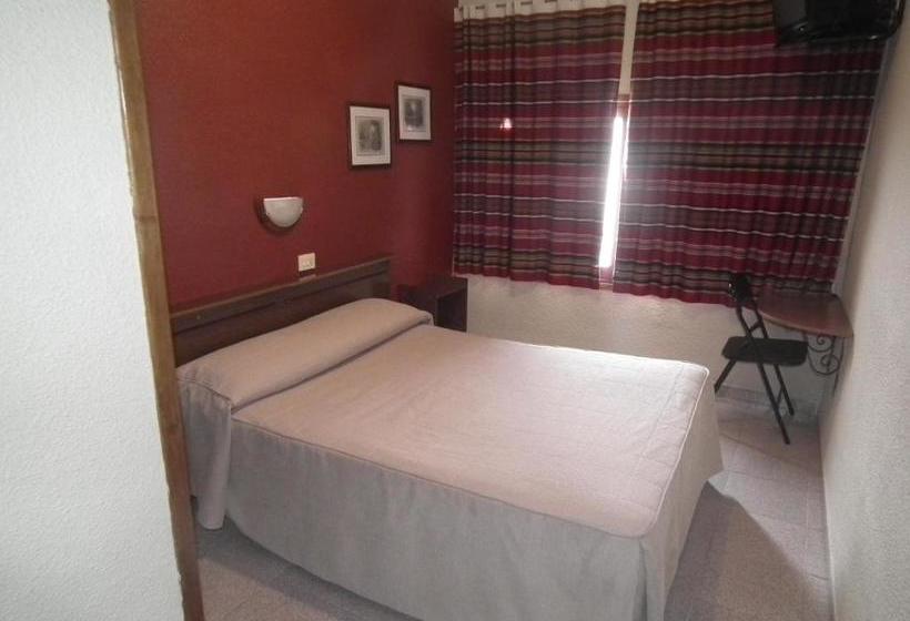 فندق Hostal La Muralla